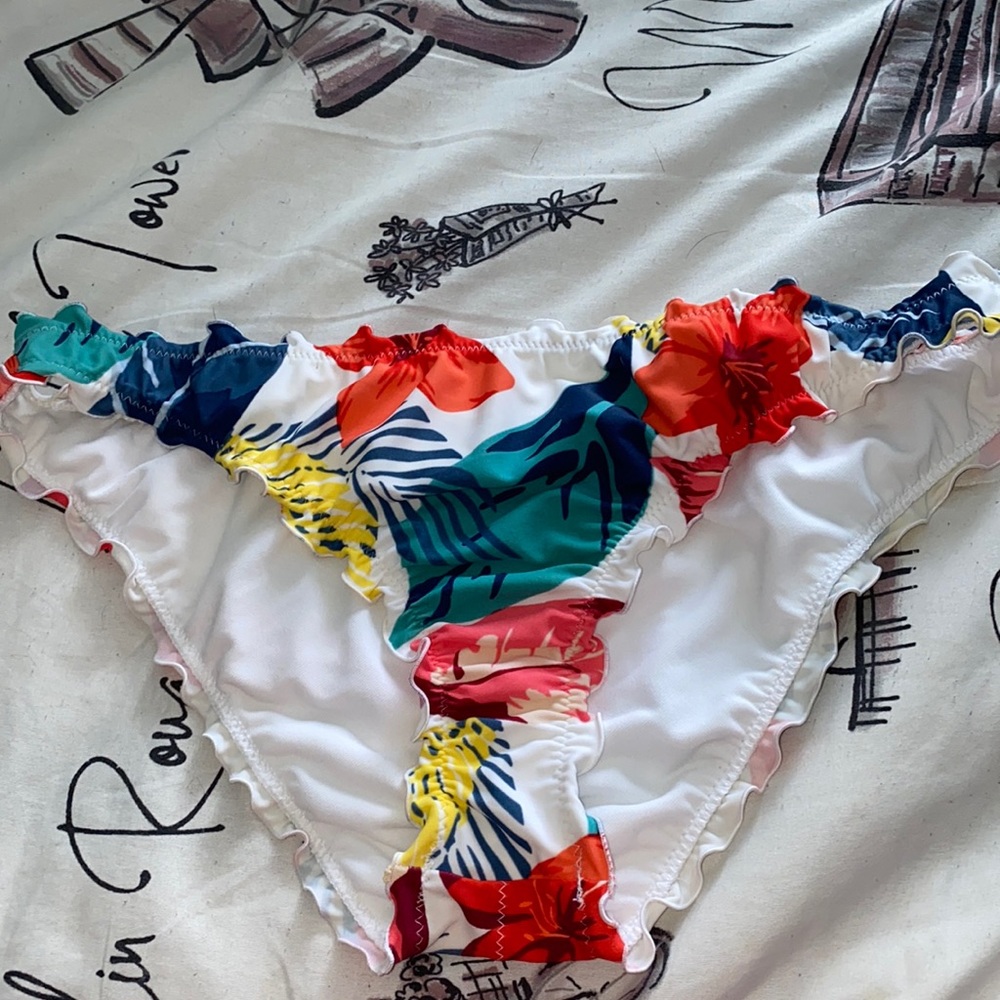 Women’s Hollister floral bikini bottom size L